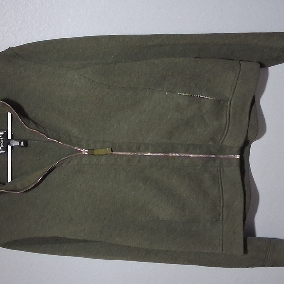 VICTORIA Green Zip Up Jacket with Stand-Up Collar - Picture 2 of 7
